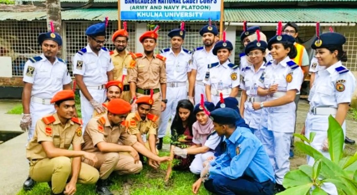 ডেঙ্গু সচেতনতায় খুবি বিএনসিসির র‍্যালি ও পরিচ্ছন্নতা অভিযান